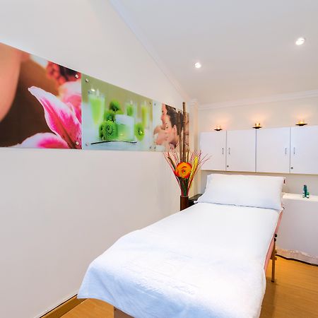 Hotel Dann Carlton ボゴタ エクステリア 写真 Treatment room at a spa