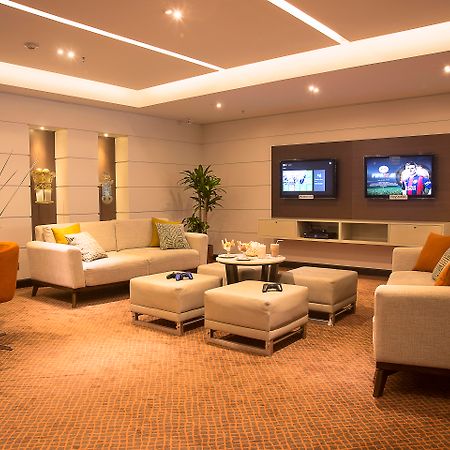 Hotel Dann Carlton ボゴタ エクステリア 写真 The lounge at the airport