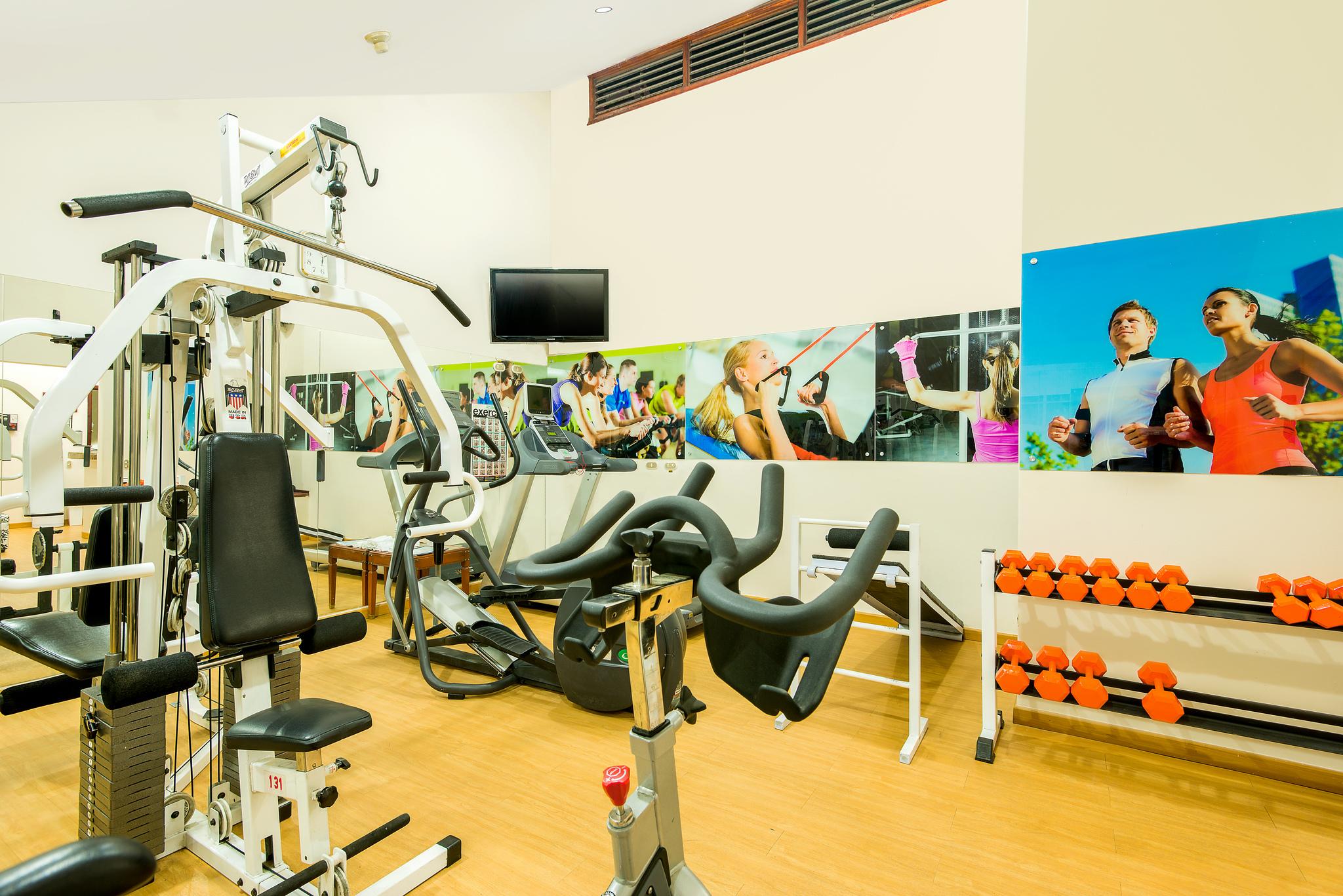 Hotel Dann Carlton ボゴタ エクステリア 写真 The gym at the hotel