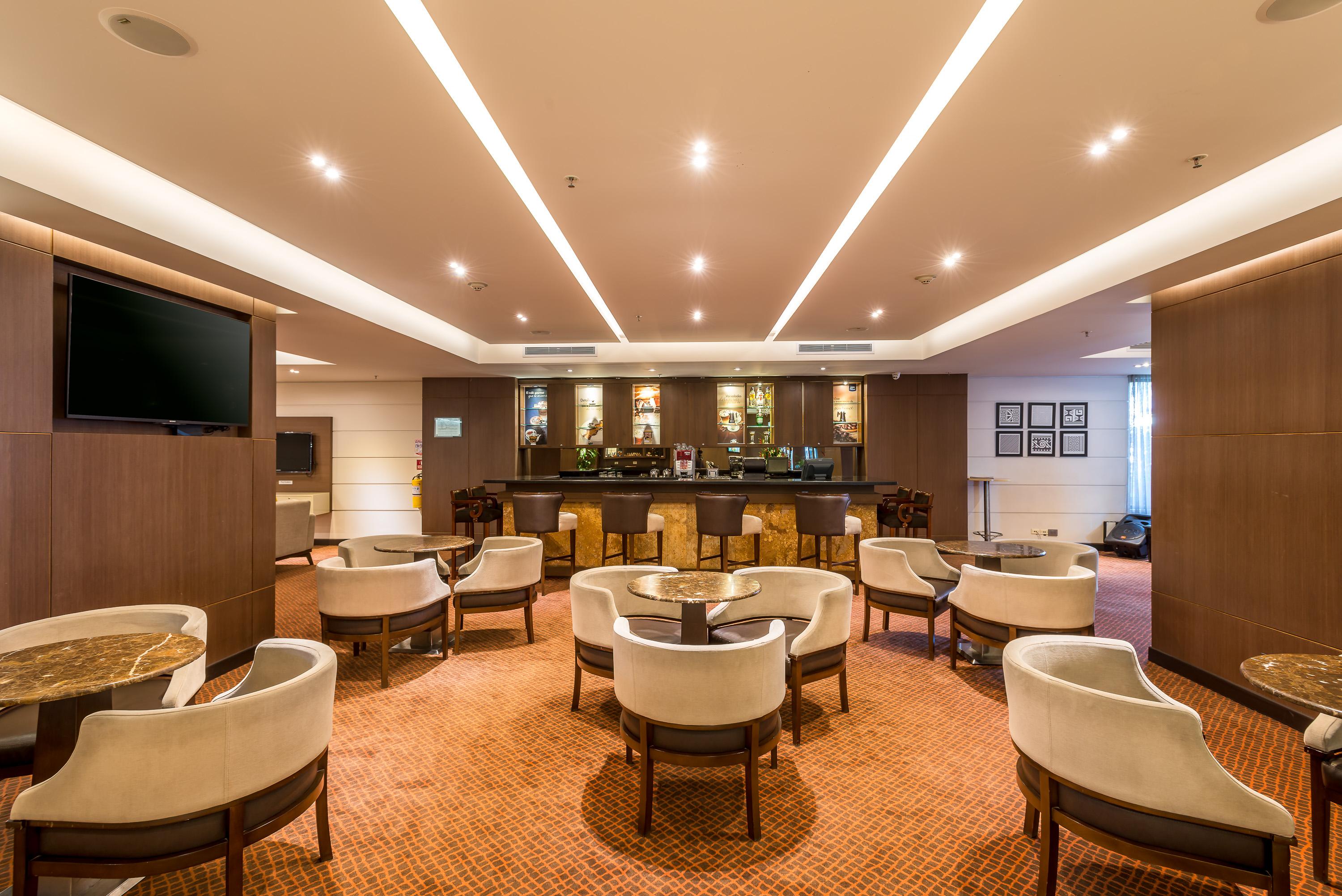 Hotel Dann Carlton ボゴタ エクステリア 写真 The Royal Orchid Lounge at Suvarnabhumi Airport