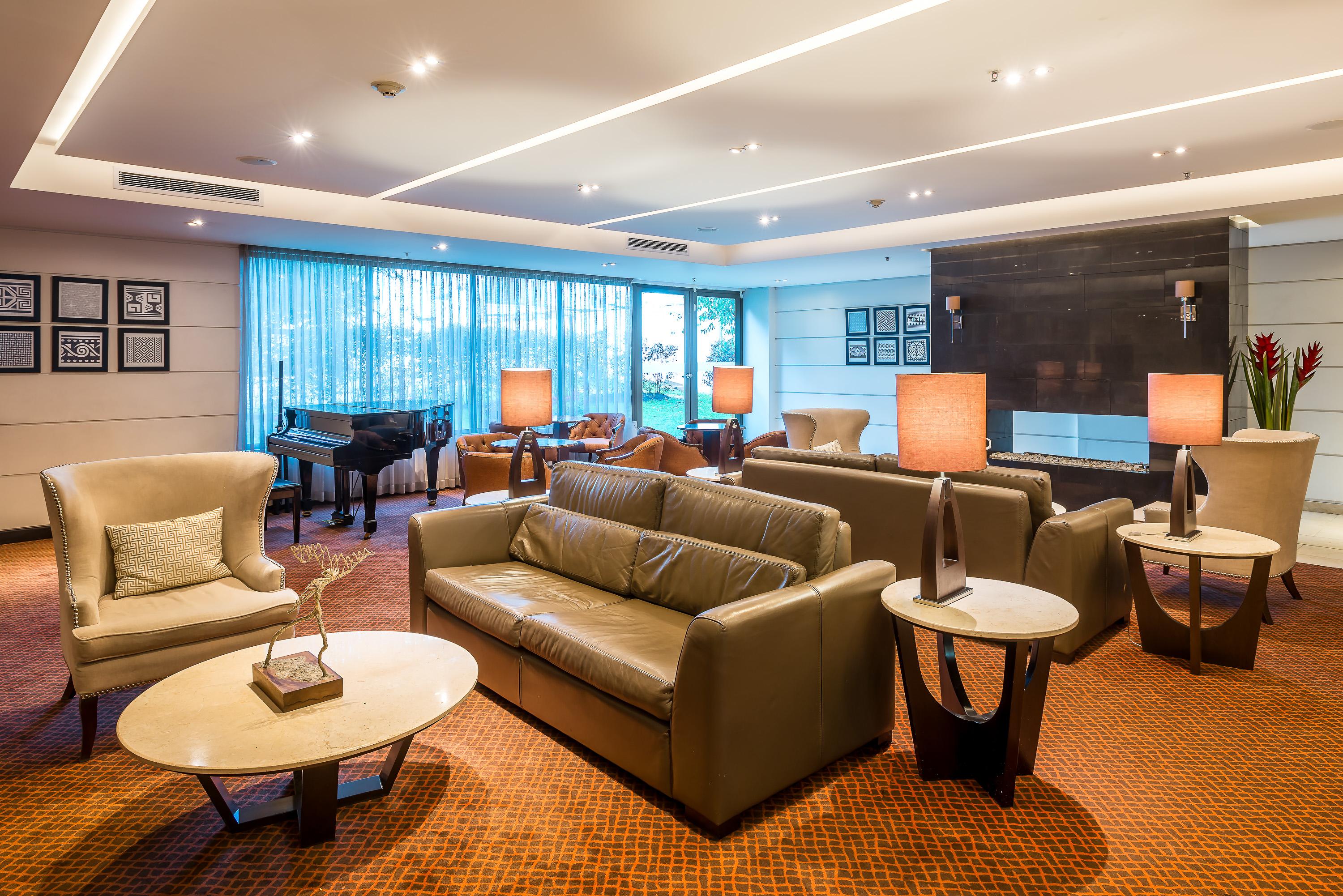 Hotel Dann Carlton ボゴタ エクステリア 写真 The Royal Orchid Lounge at Suvarnabhumi Airport